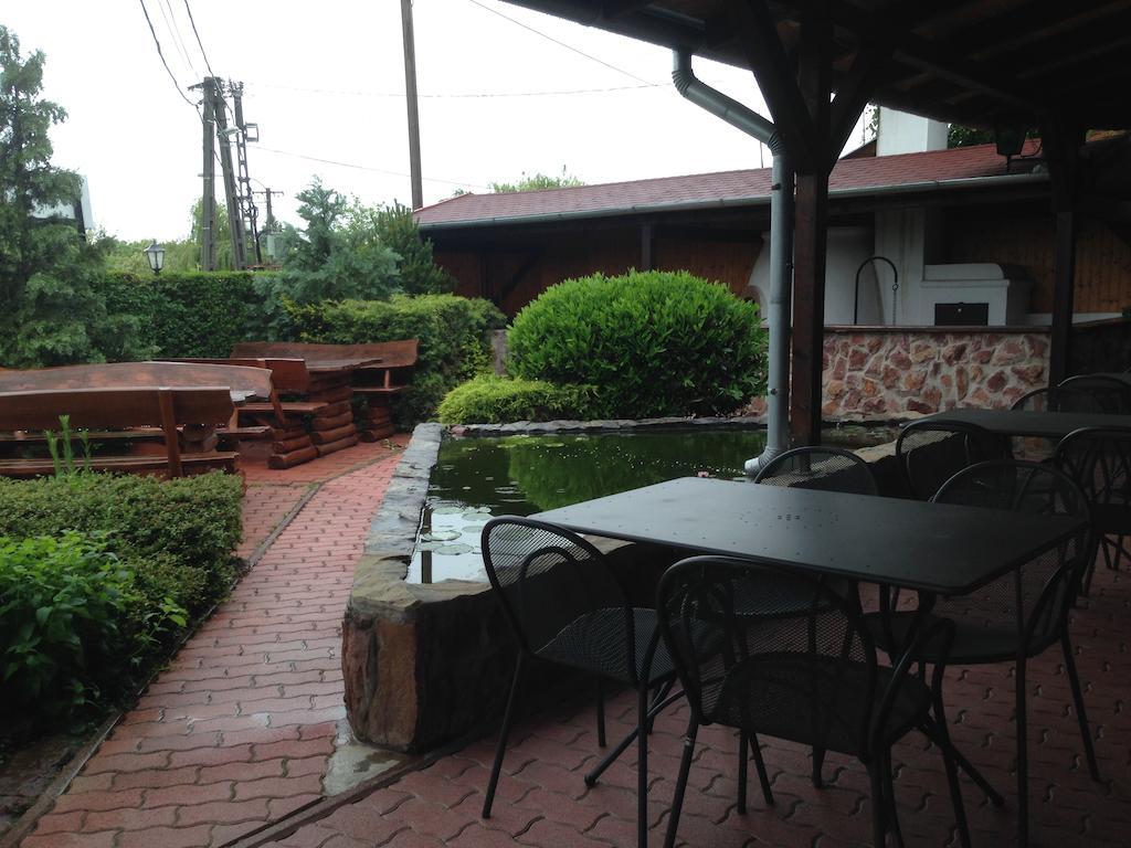 Juhasz Fogado Bed & Breakfast Fonyod Exterior photo